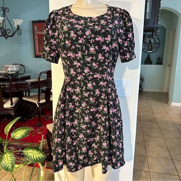 FOREVER 21 FLORAL FIT & FLARE SHORT SLEEVE‎ MINI DRESS MEDIUM COTTAGECORE FAIRY - Picture 2 of 11